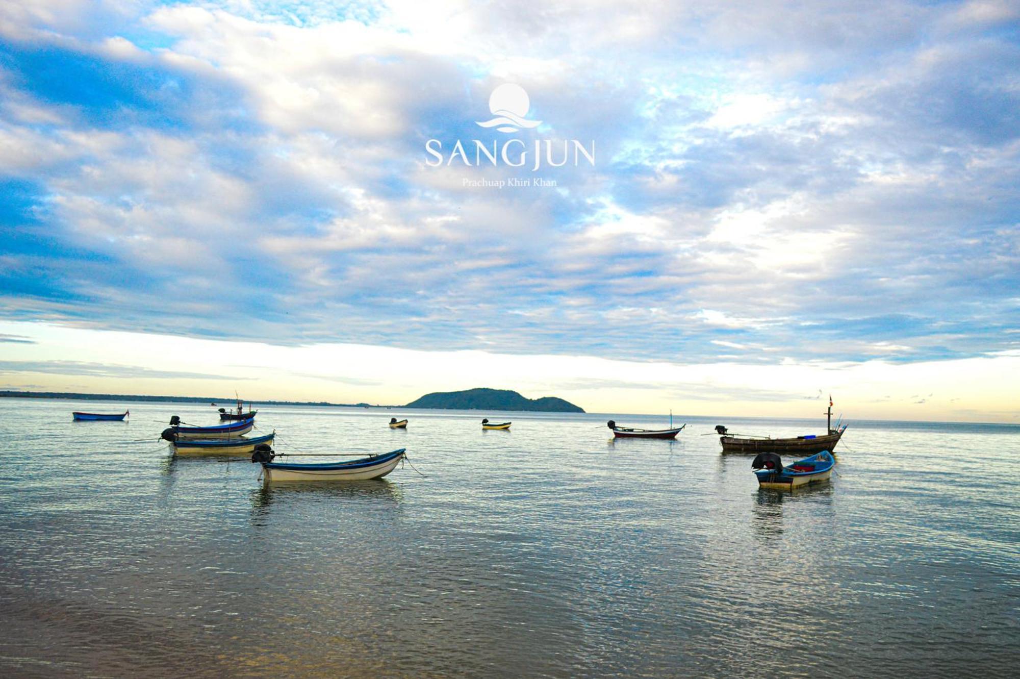 Sangjun On Beach Resort Bang Saphan Exteriér fotografie