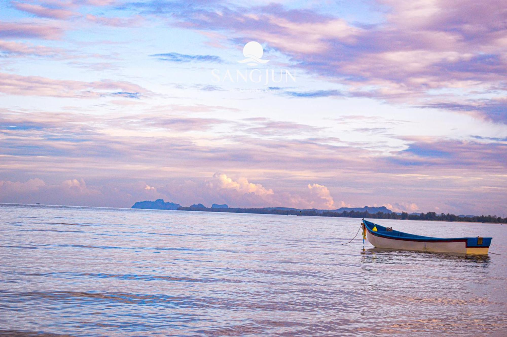 Sangjun On Beach Resort Bang Saphan Exteriér fotografie