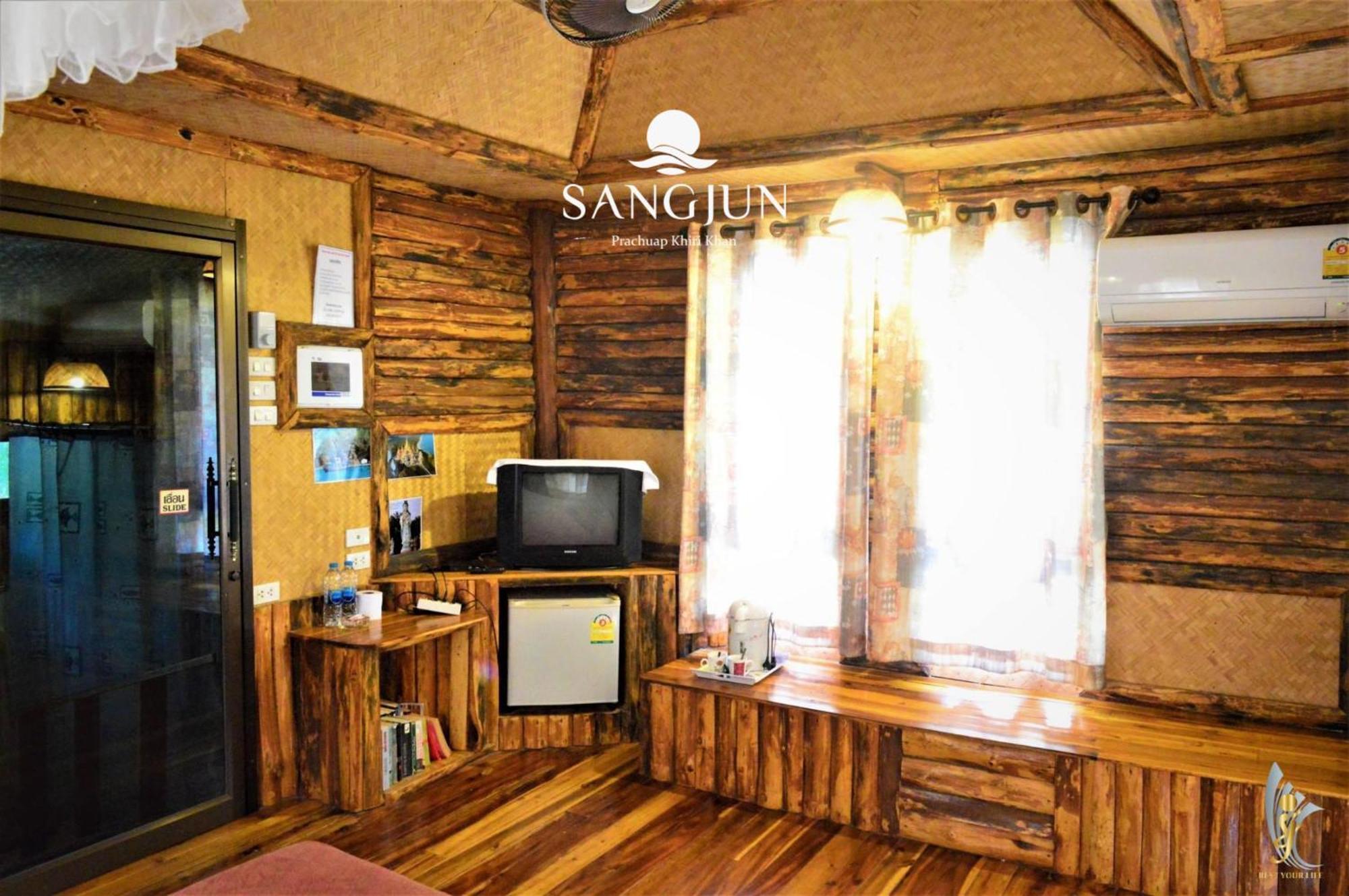Sangjun On Beach Resort Bang Saphan Exteriér fotografie