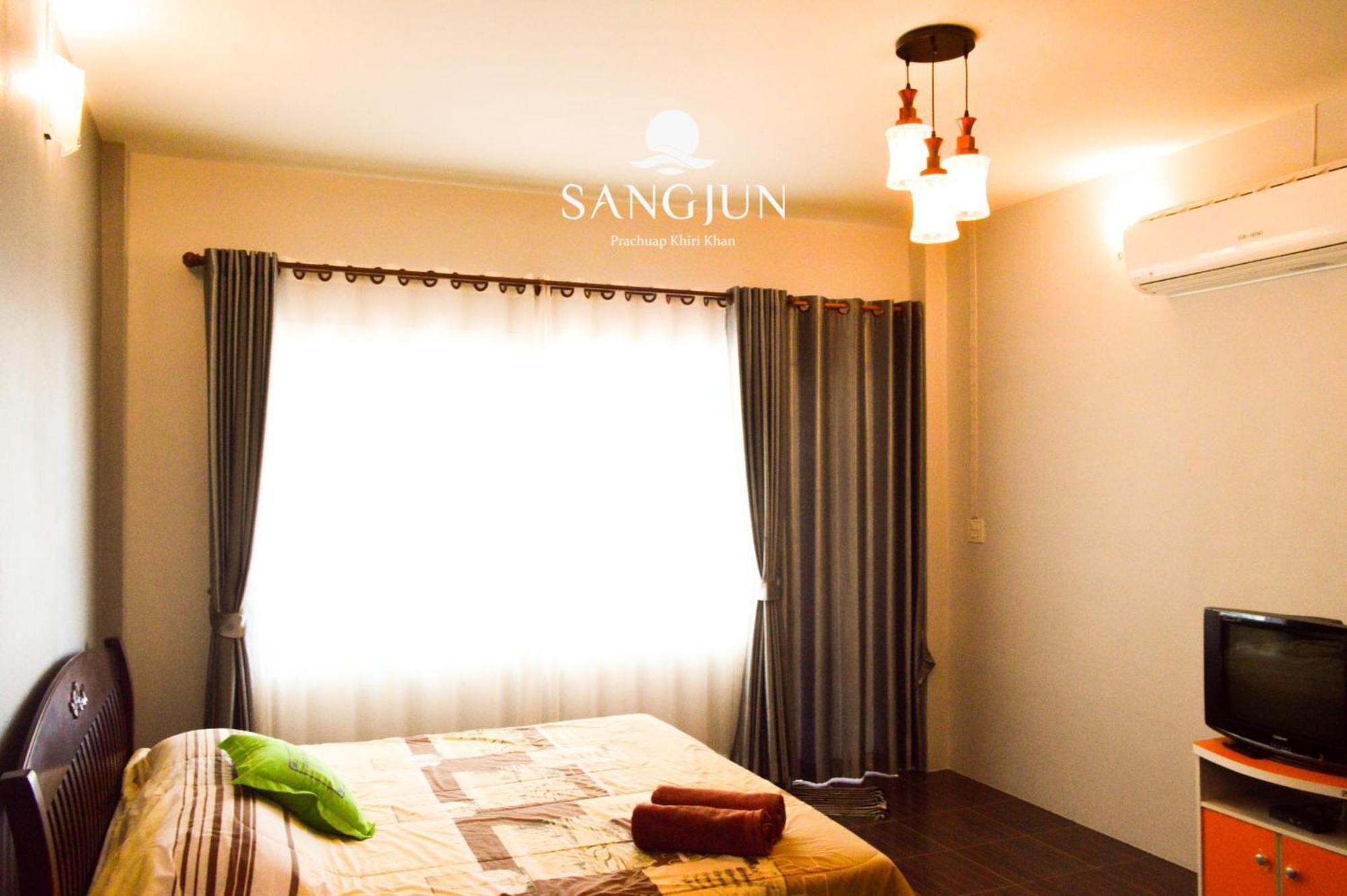 Sangjun On Beach Resort Bang Saphan Exteriér fotografie