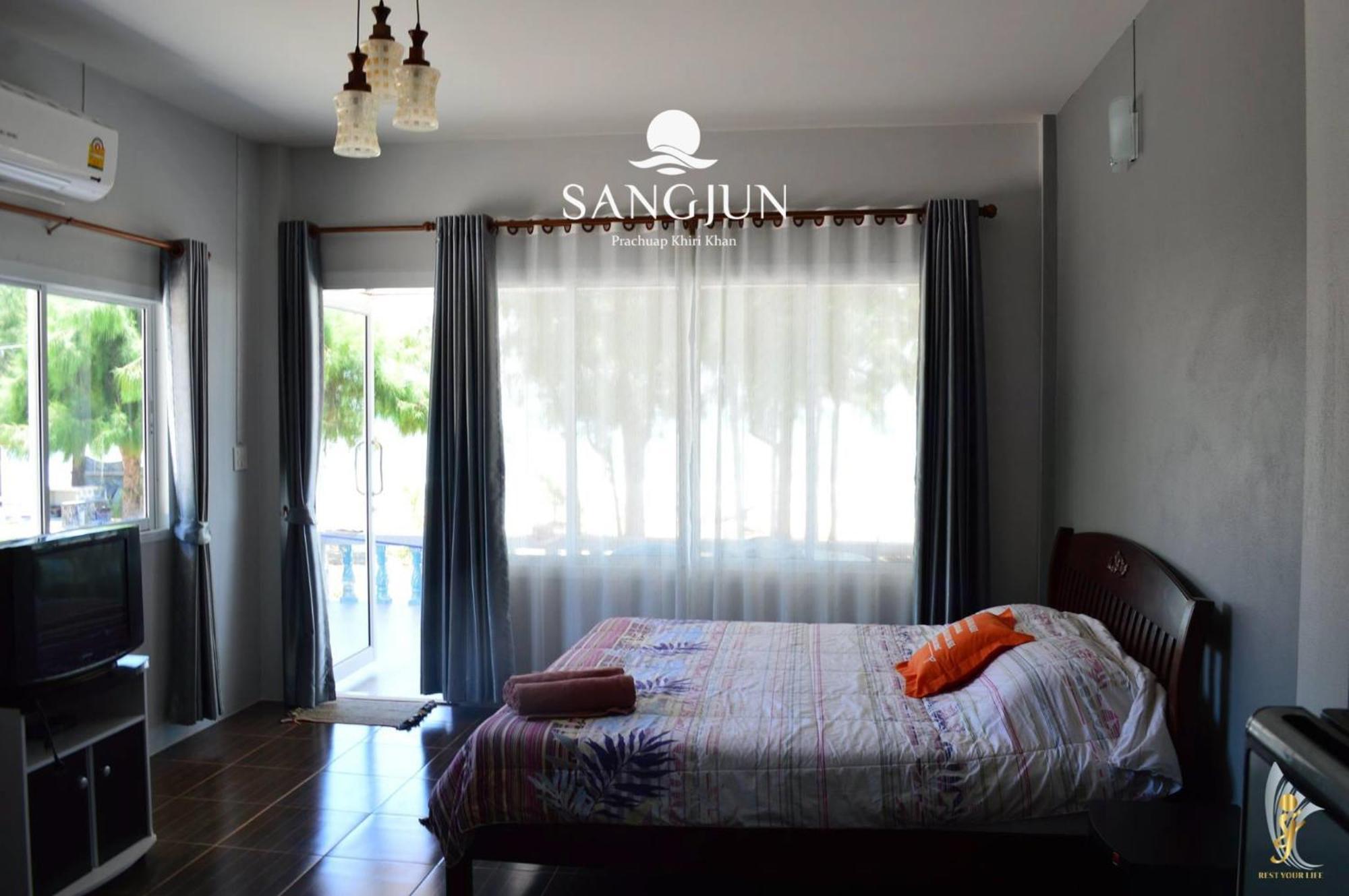 Sangjun On Beach Resort Bang Saphan Exteriér fotografie