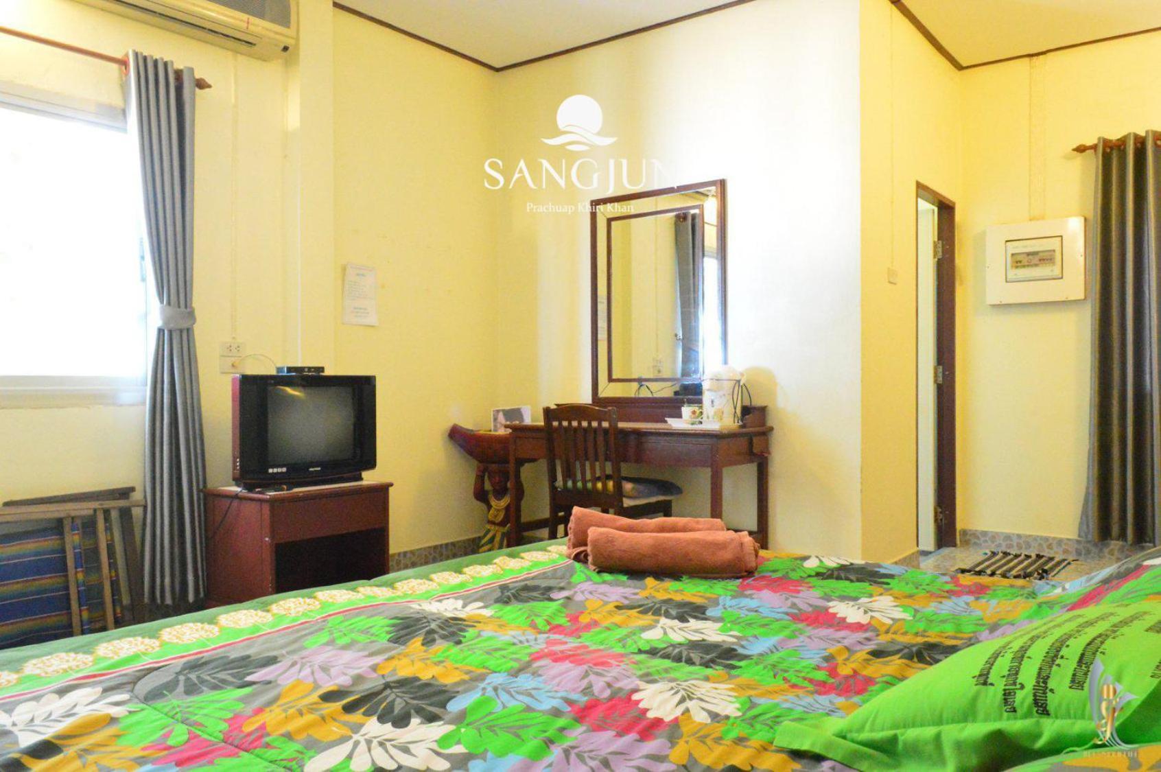 Sangjun On Beach Resort Bang Saphan Exteriér fotografie