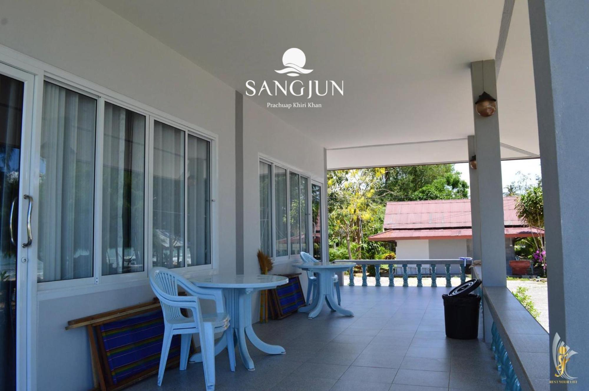 Sangjun On Beach Resort Bang Saphan Exteriér fotografie