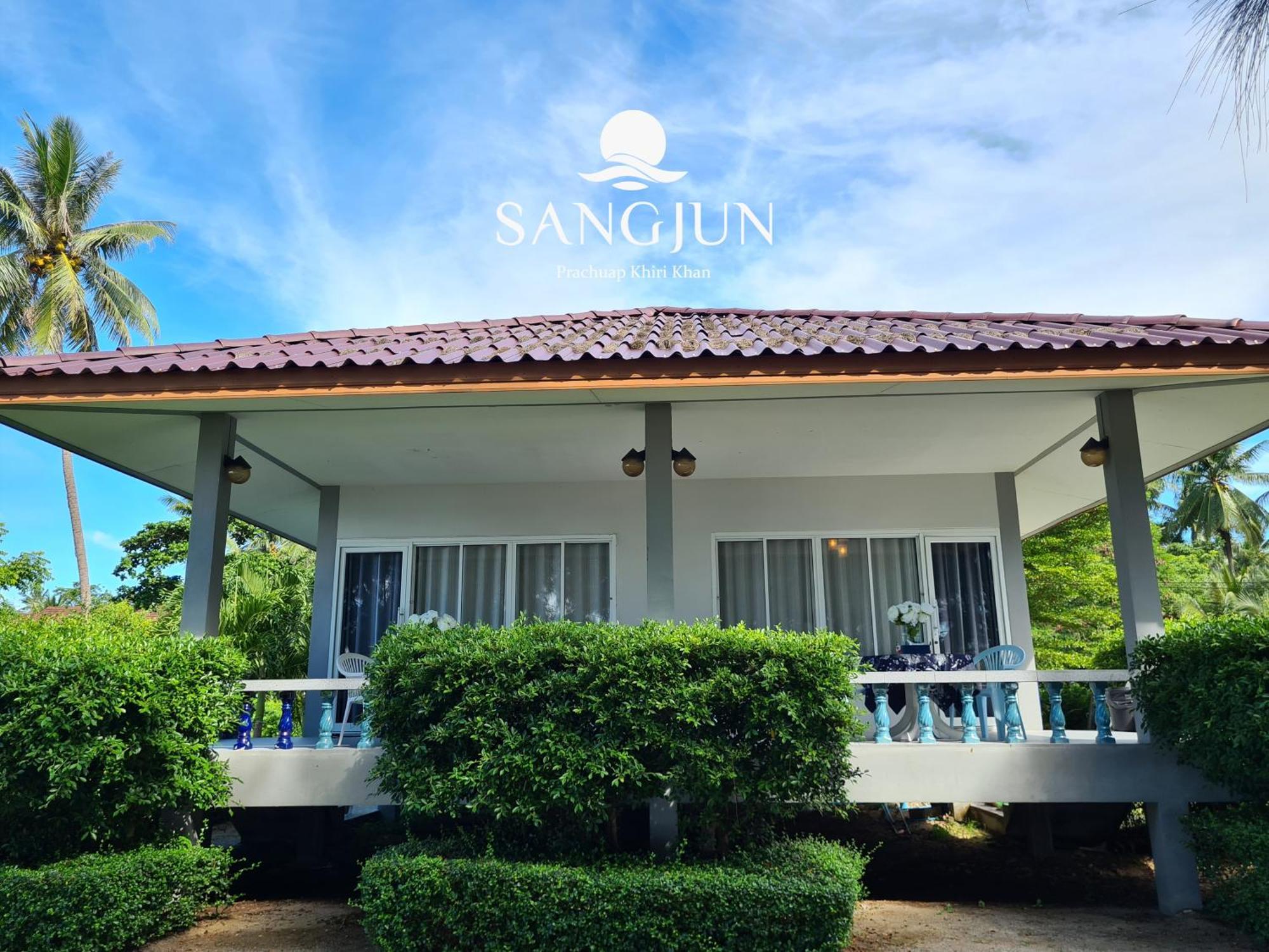 Sangjun On Beach Resort Bang Saphan Exteriér fotografie